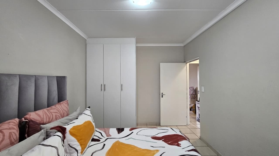 To Let 2 Bedroom Property for Rent in Burgundy Estate Western Cape